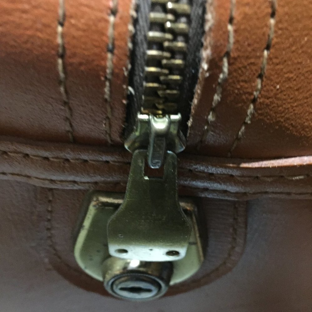 VINTAGE CHENEY ENGLAND LEATHER BAGS - Picture 6 of 15